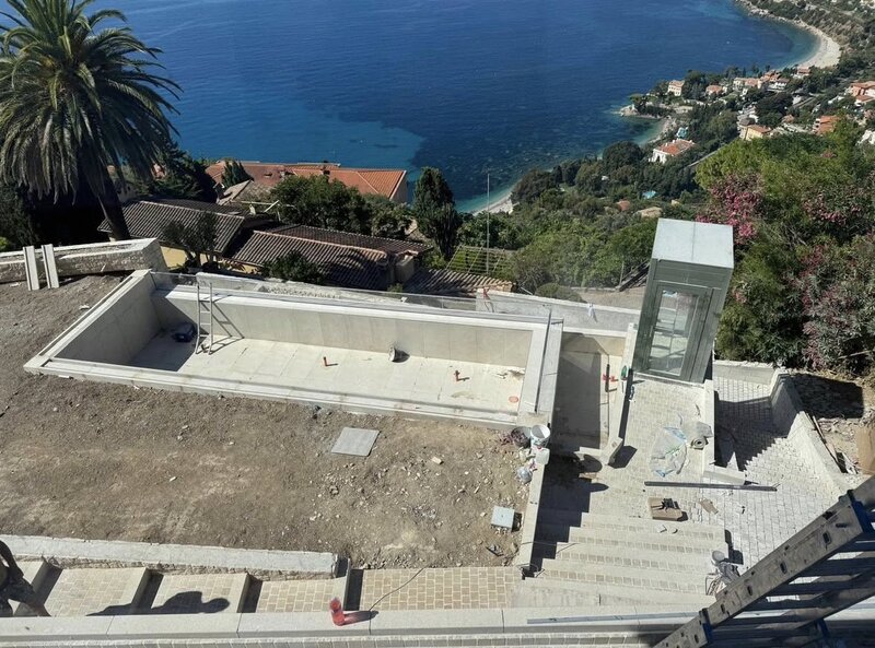 🏗️ Construction and renovation on the French Riviera.