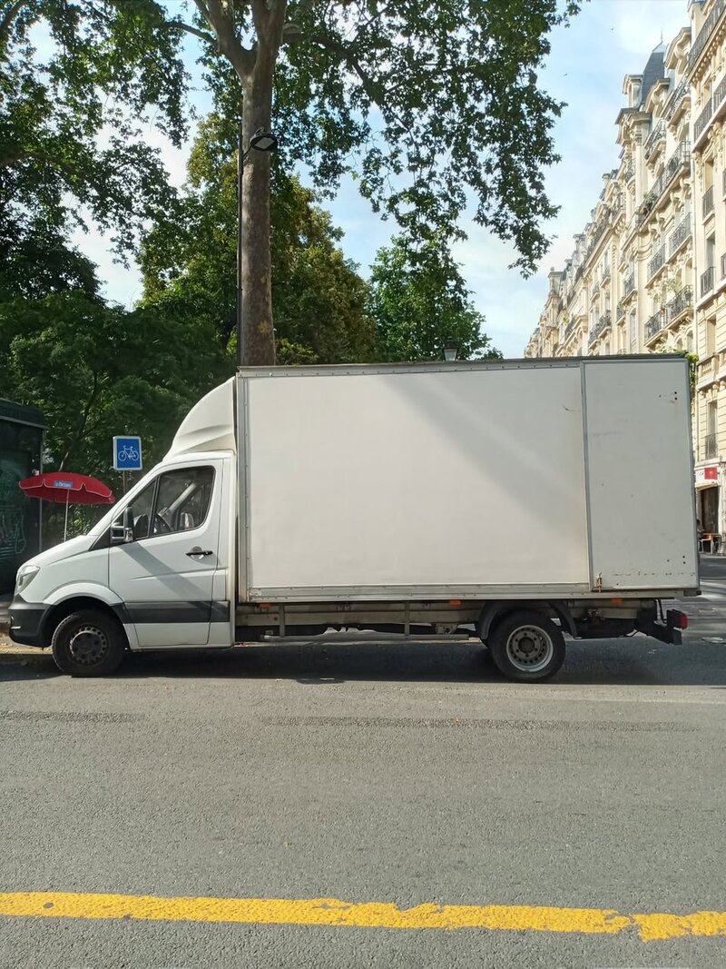 Affordable apartment relocation with movers - around the clock, fast and careful