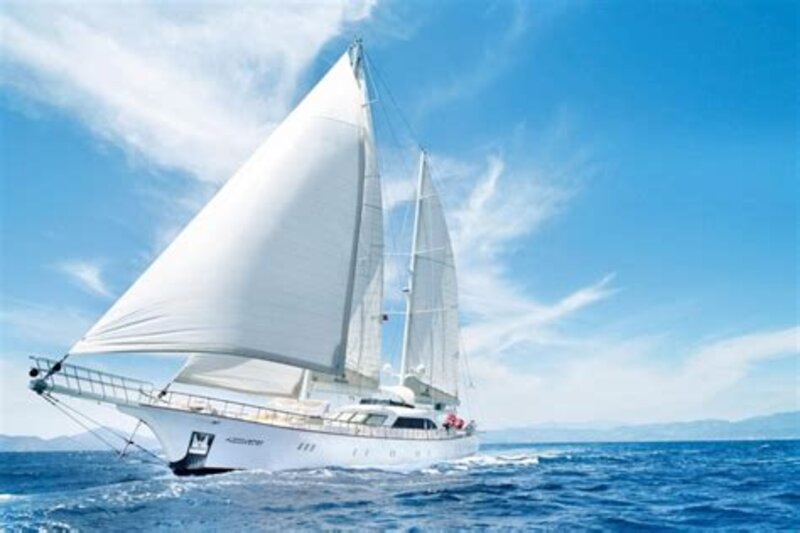 Яхтенные туры для компании друзей или семьи на Лазурном берегу ⛵