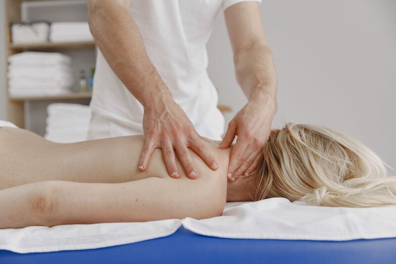Massage in Nice and Villeneuve-Loubet — from €50/hr