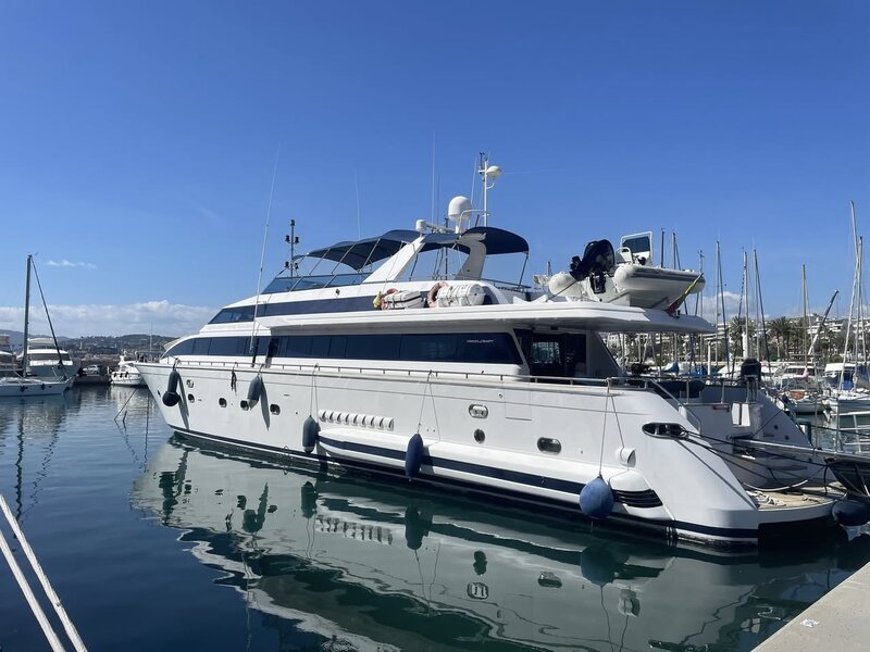 Аренда яхты в Каннах